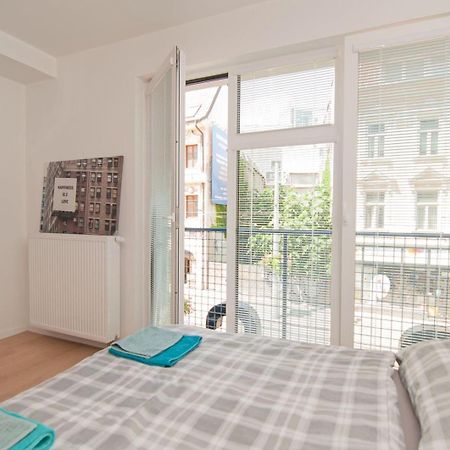 Beautiful Apartment In The City Center Братислава Екстериор снимка